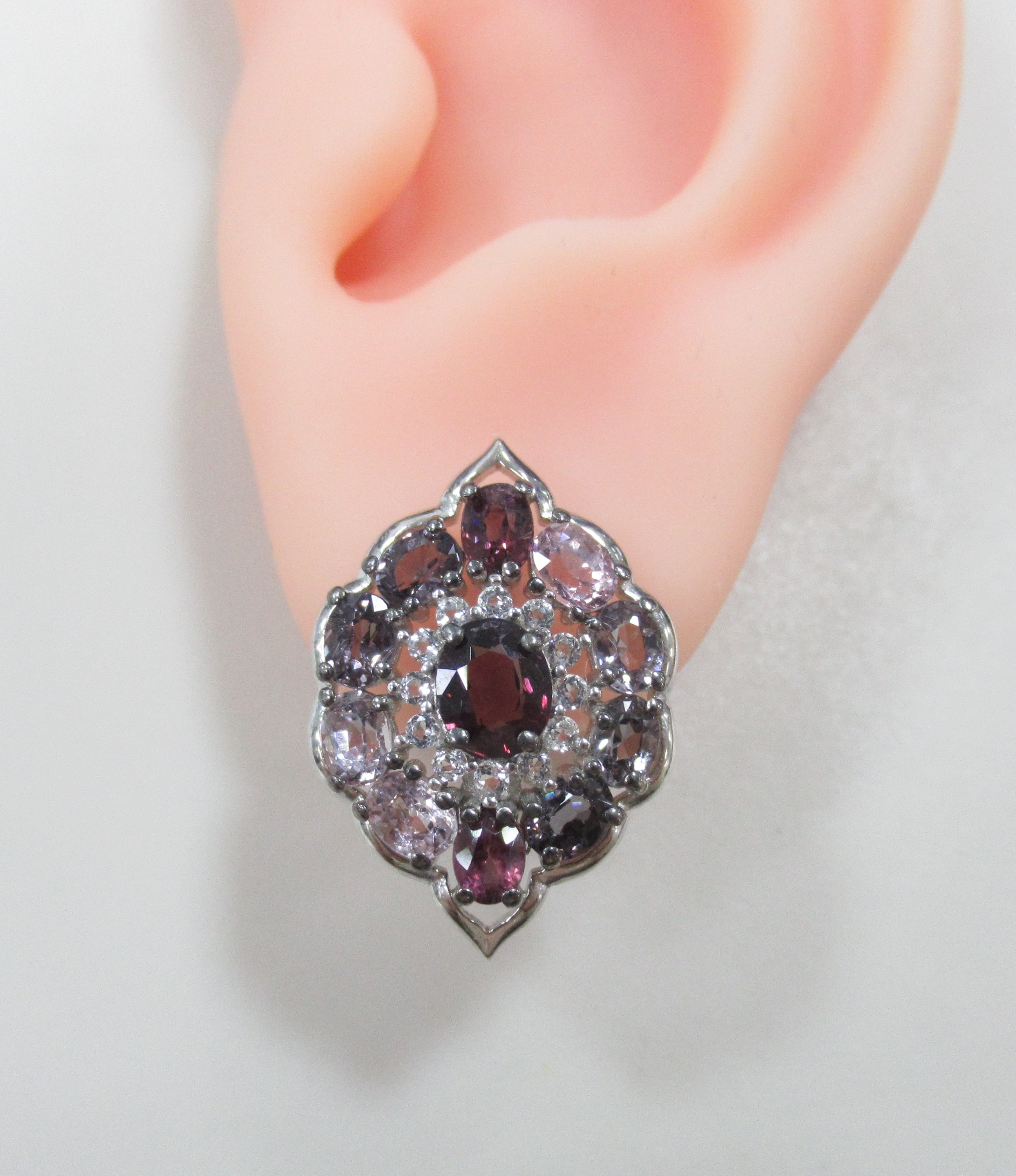 Серебряные серьги с разноцветной шпинелью